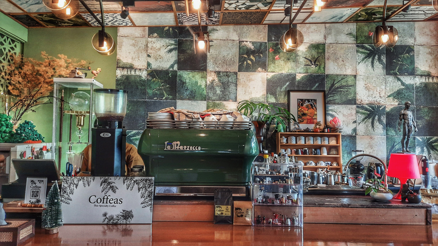 The bar table at Coffeas cafe on Ekkamai 6 alley, Bangkok