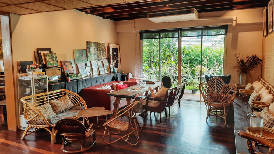 Spacious and artistic interior of Coffeas cafe on Ekkamai 6 alley, Bangkok