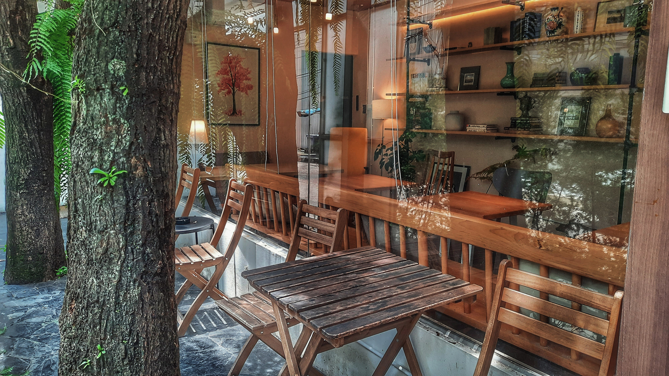 Tabebuya coffee shop located in Phrom Phong, Bangkok 방콕 프롬퐁에 위치한 타베부야 카페