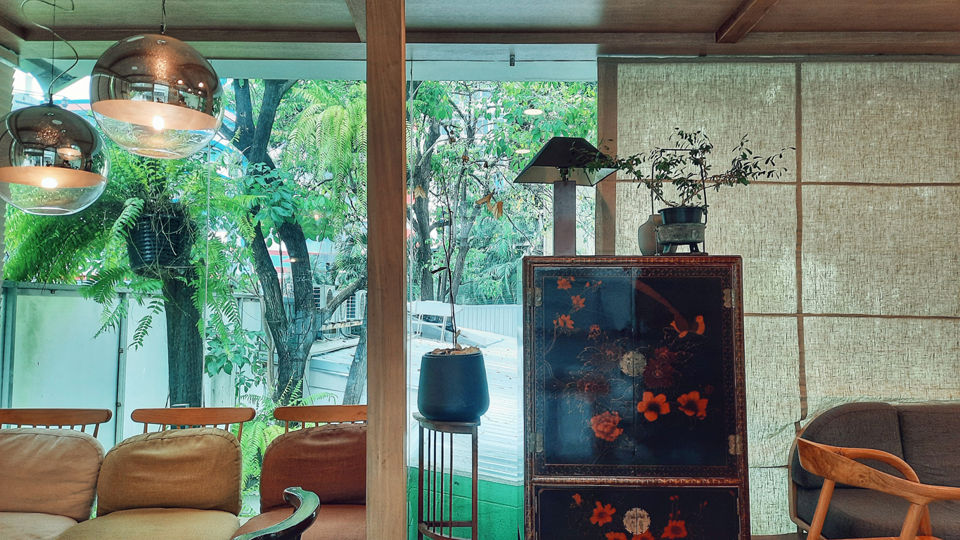 Tabebuya coffee shop located in Phrom Phong, Bangkok 방콕 프롬퐁에 위치한 타베부야 카페